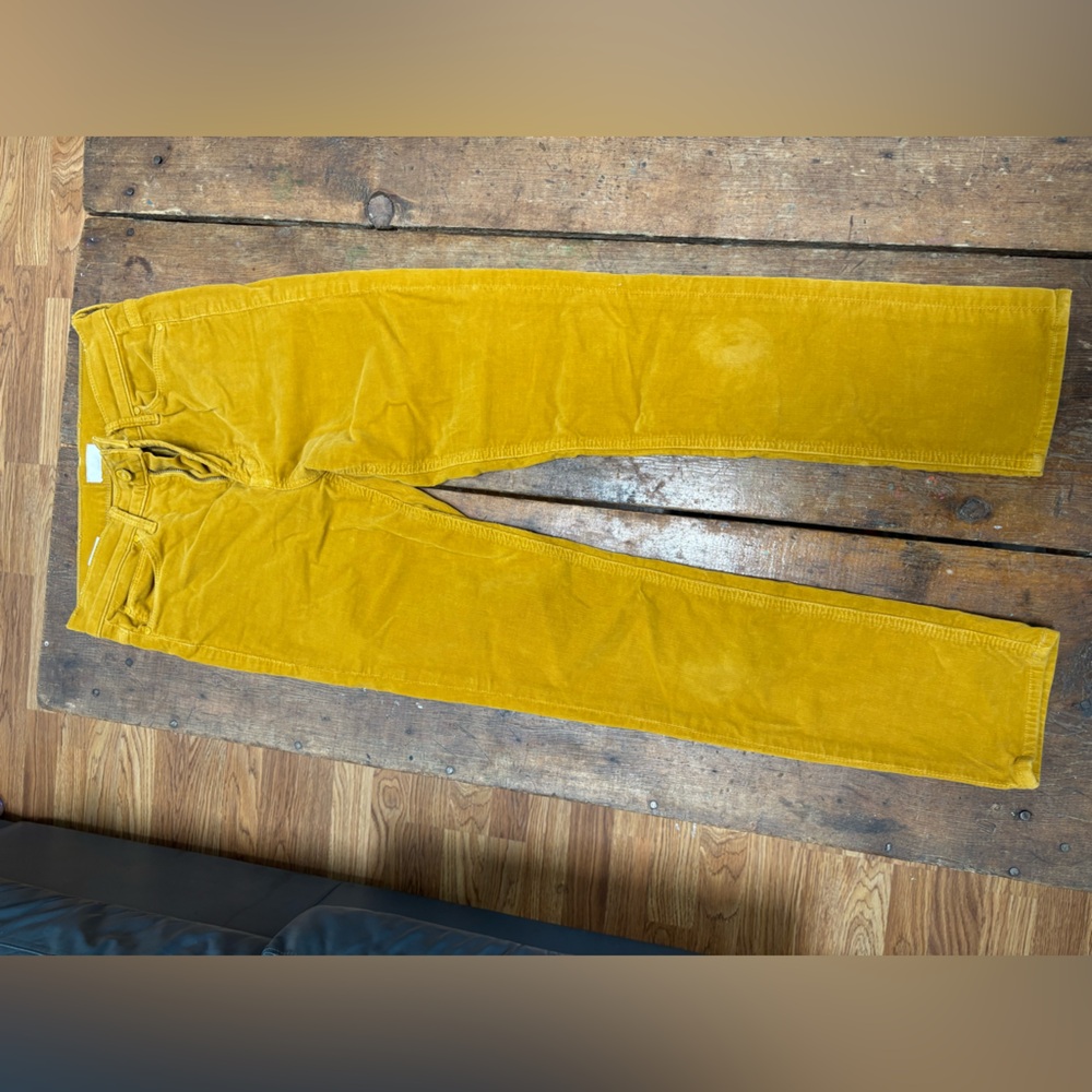 Mother corduroy, mustard yellow.